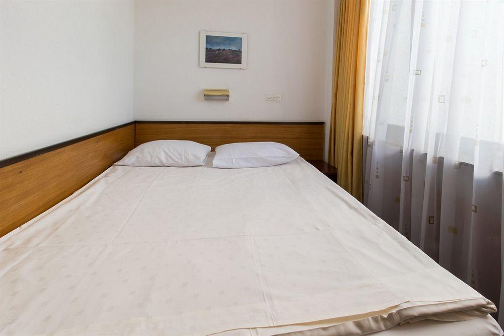 Hotel Krim Bled Exteriör bild