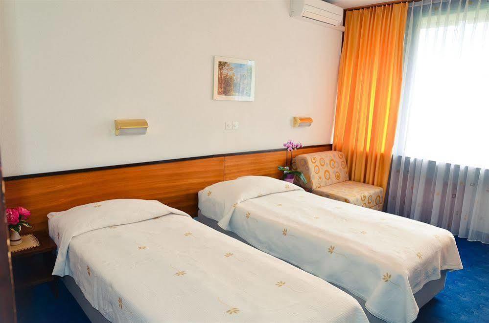Hotel Krim Bled Exteriör bild